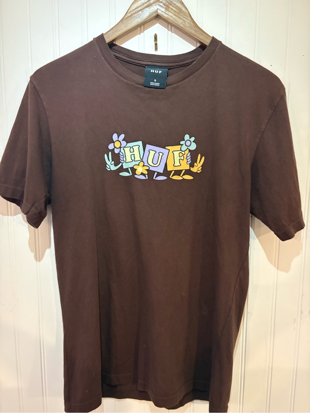 HUF Brown Graphic Tee with Floral Logo women’s Small NWOT